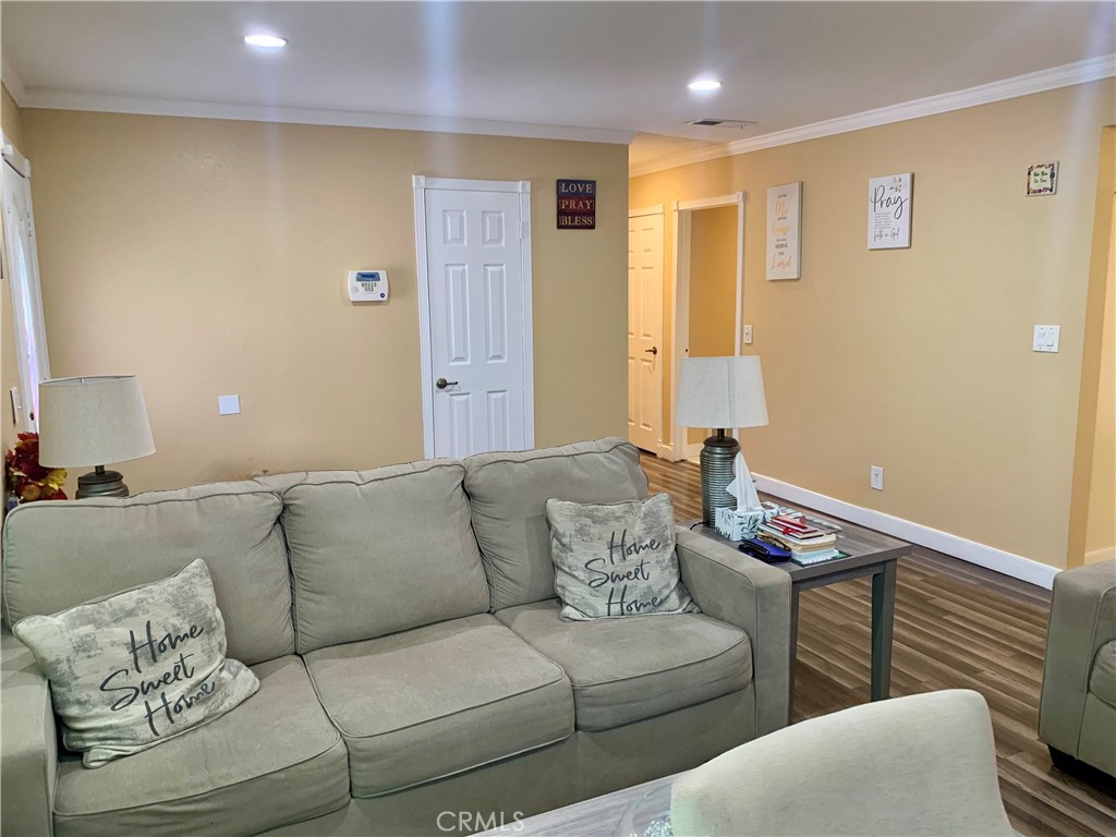 4751 Howard Property Photo 19