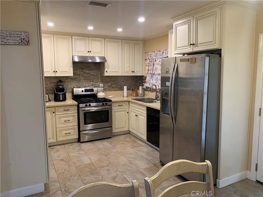 4751 Howard Property Photo 21