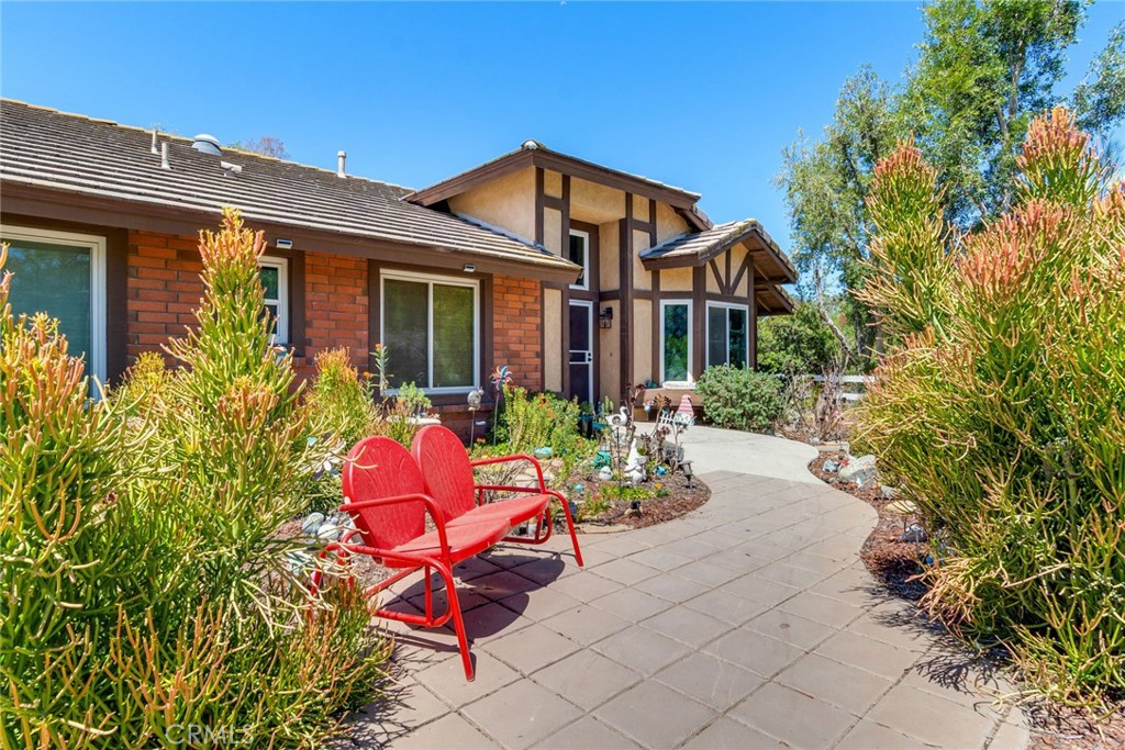 18563 Chickory Property Photo 1