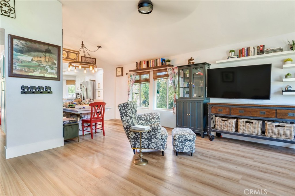 18563 Chickory Property Photo 5