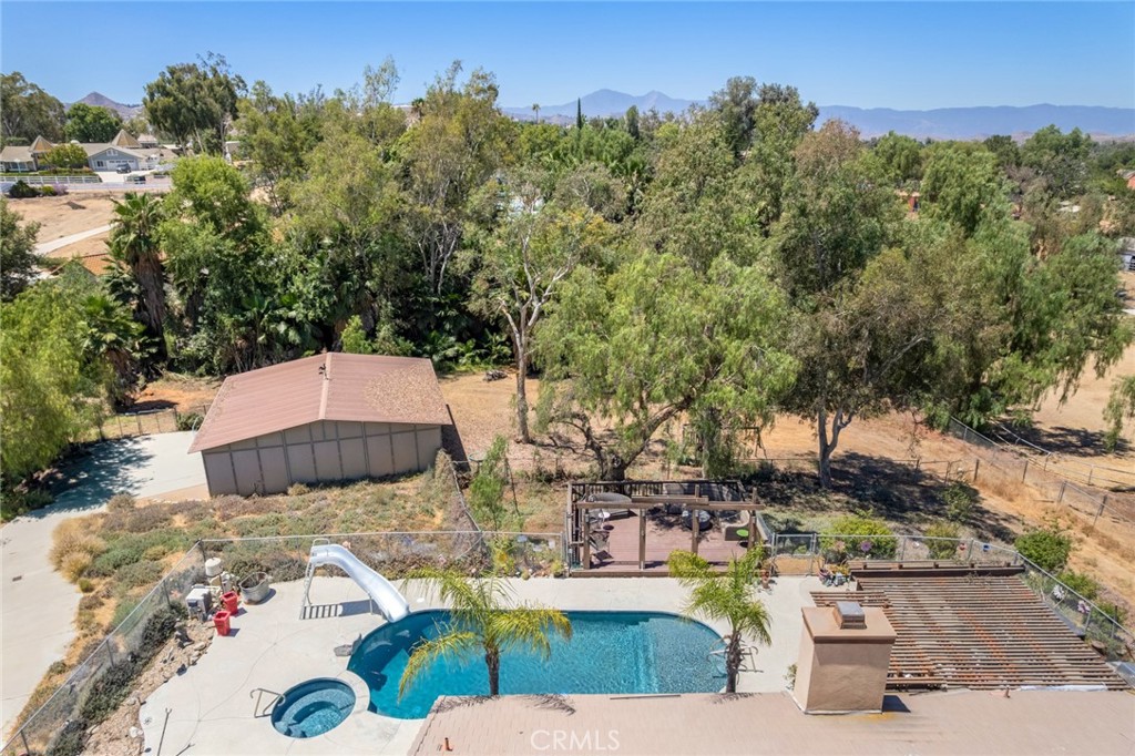 18563 Chickory Property Photo 32