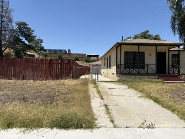 882 S K Property Photo 3