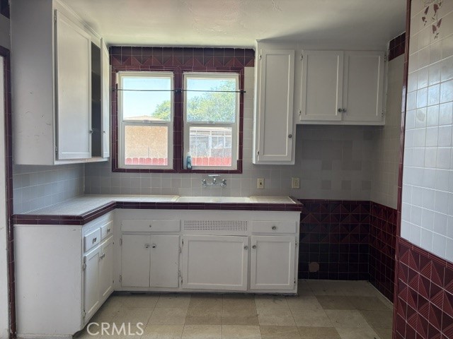 882 S K Property Photo 9