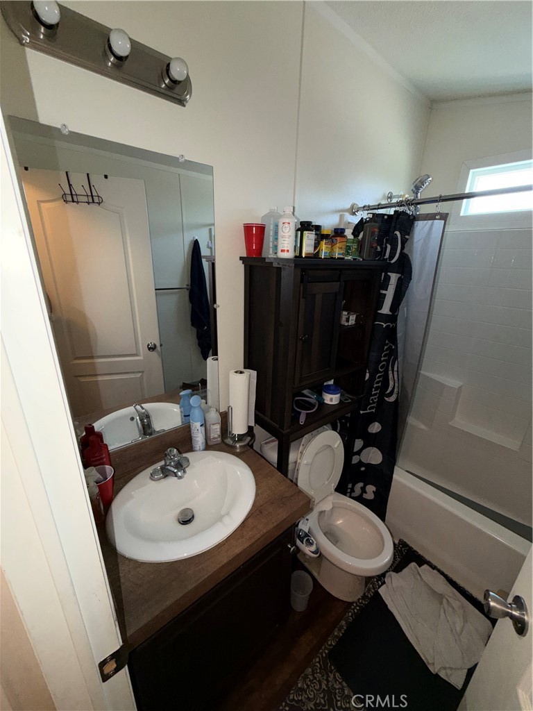 24414 University Avenue 51 Property Photo 10