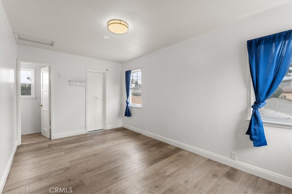 924 S Broadway Property Photo 6