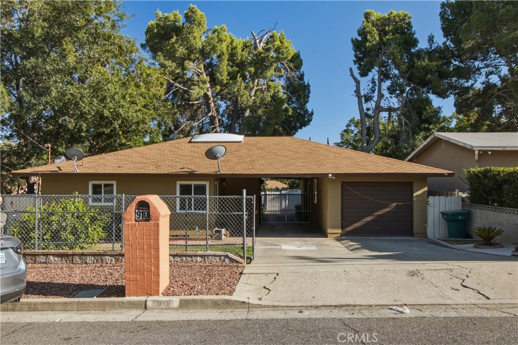 910 W George Property Photo 1