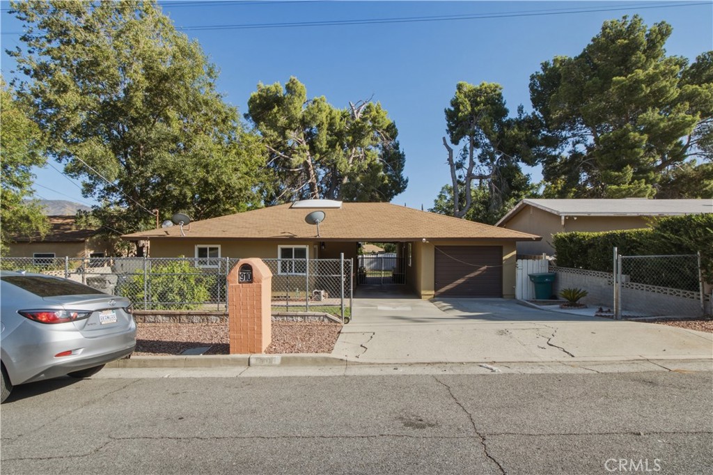 910 W George Property Photo 5