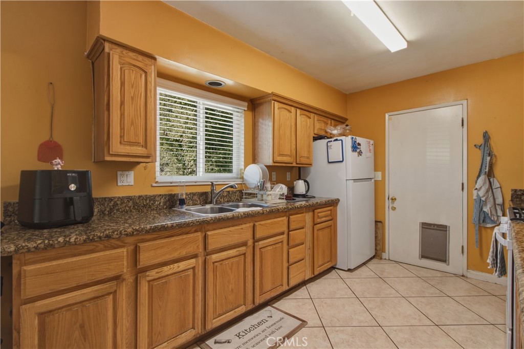 910 W George Property Photo 8
