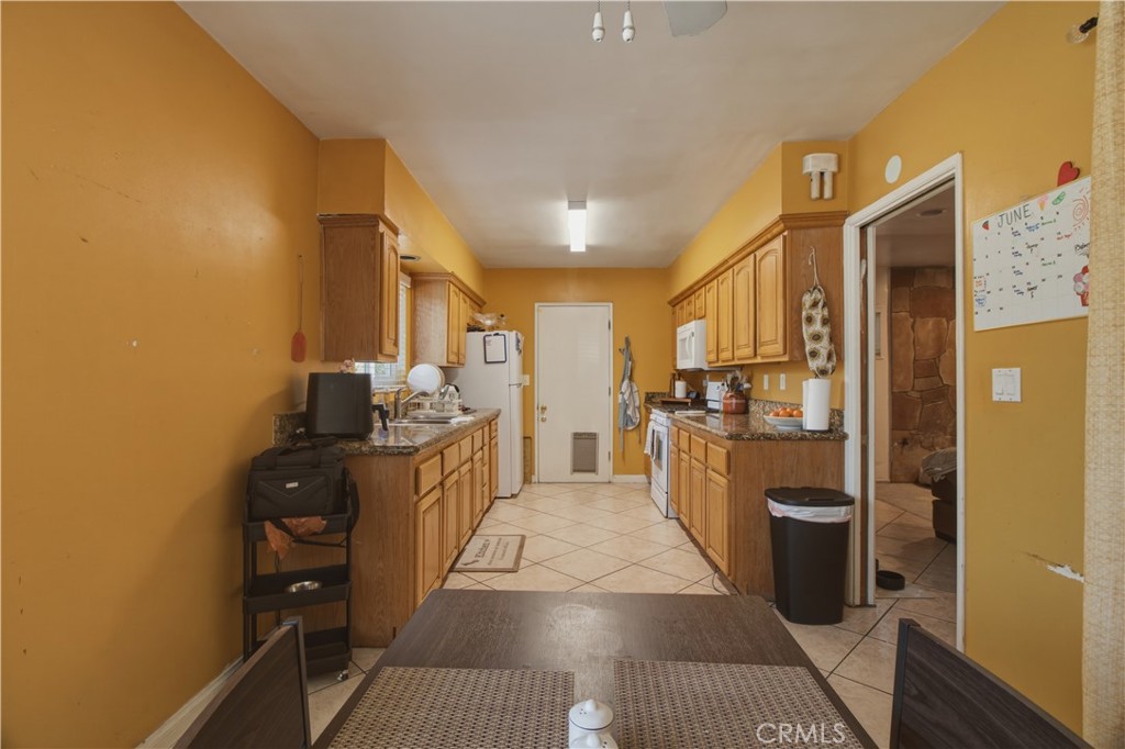 910 W George Property Photo 12