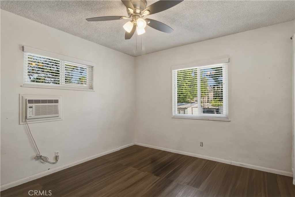 910 W George Property Photo 23