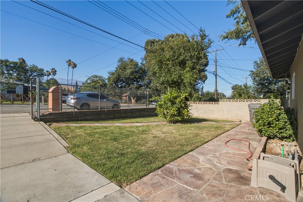 910 W George Property Photo 34