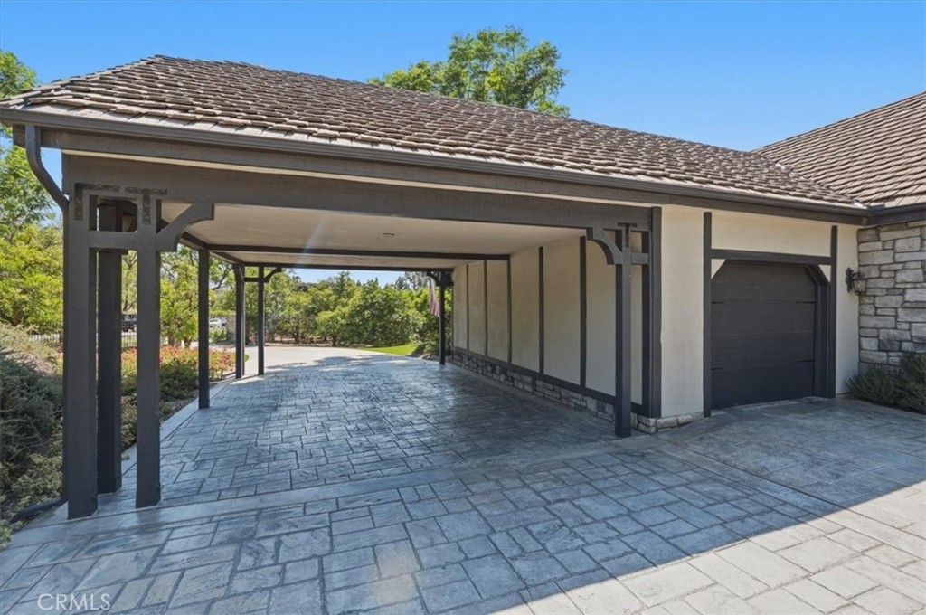 2445 Rolling Ridge Road Property Photo 13