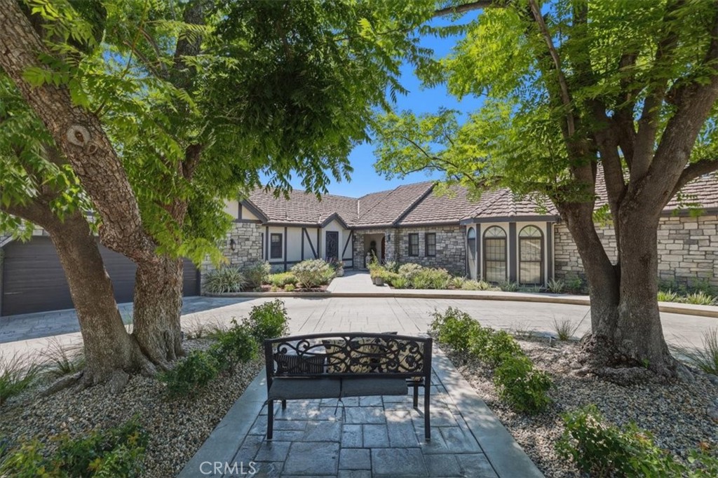 2445 Rolling Ridge Road Property Photo 15