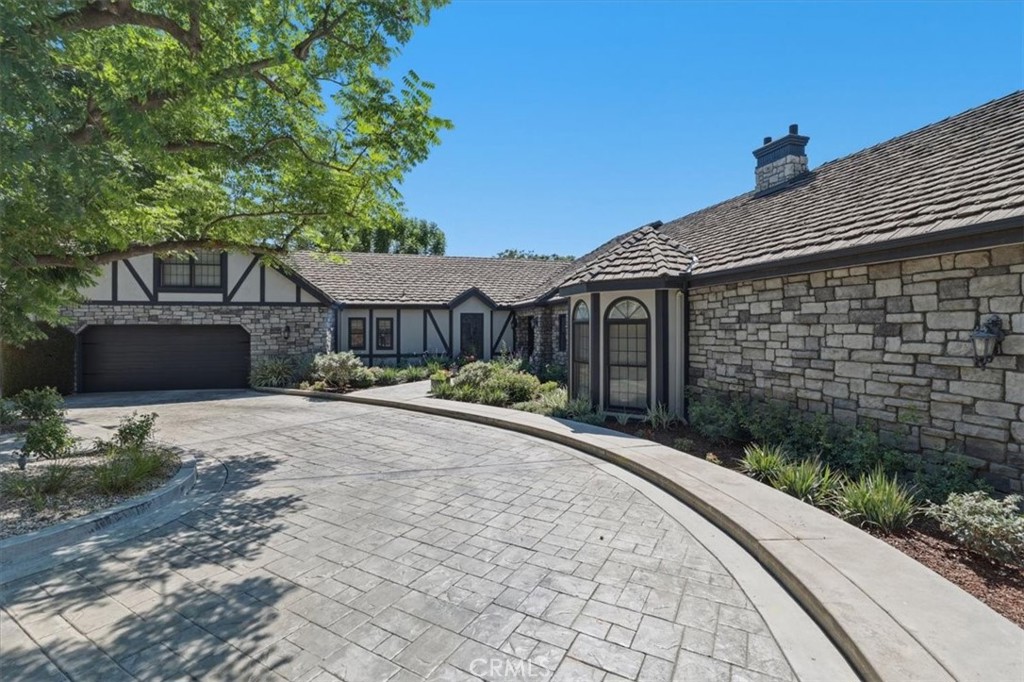 2445 Rolling Ridge Road Property Photo 16