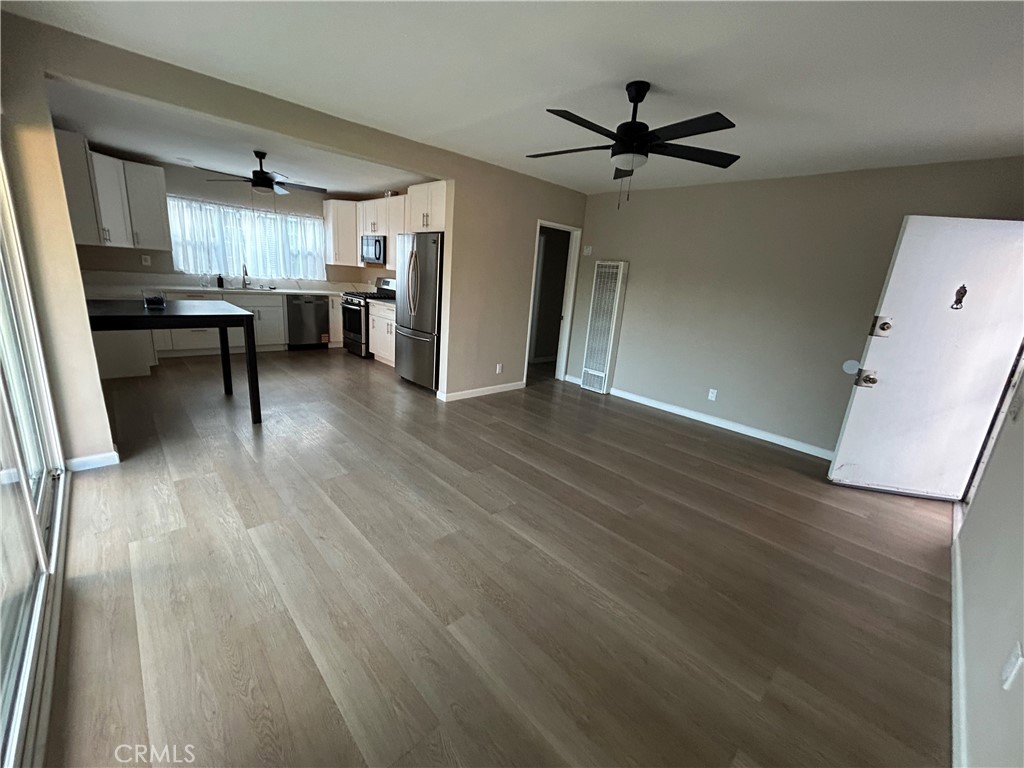 6186 Hereford Drive Property Photo 8