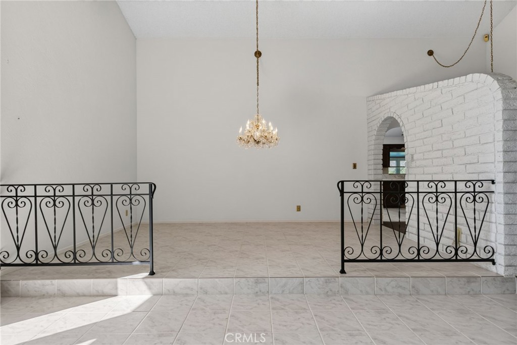 5462 Sierra Vista Property Photo 10