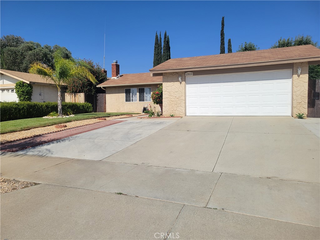 13614 Golden Eagle Ct Property Photo 3