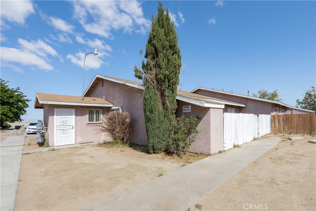 11211 La Habra Property Photo 3