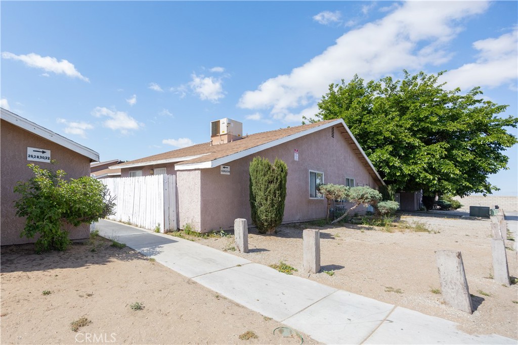 11211 La Habra Property Photo 5