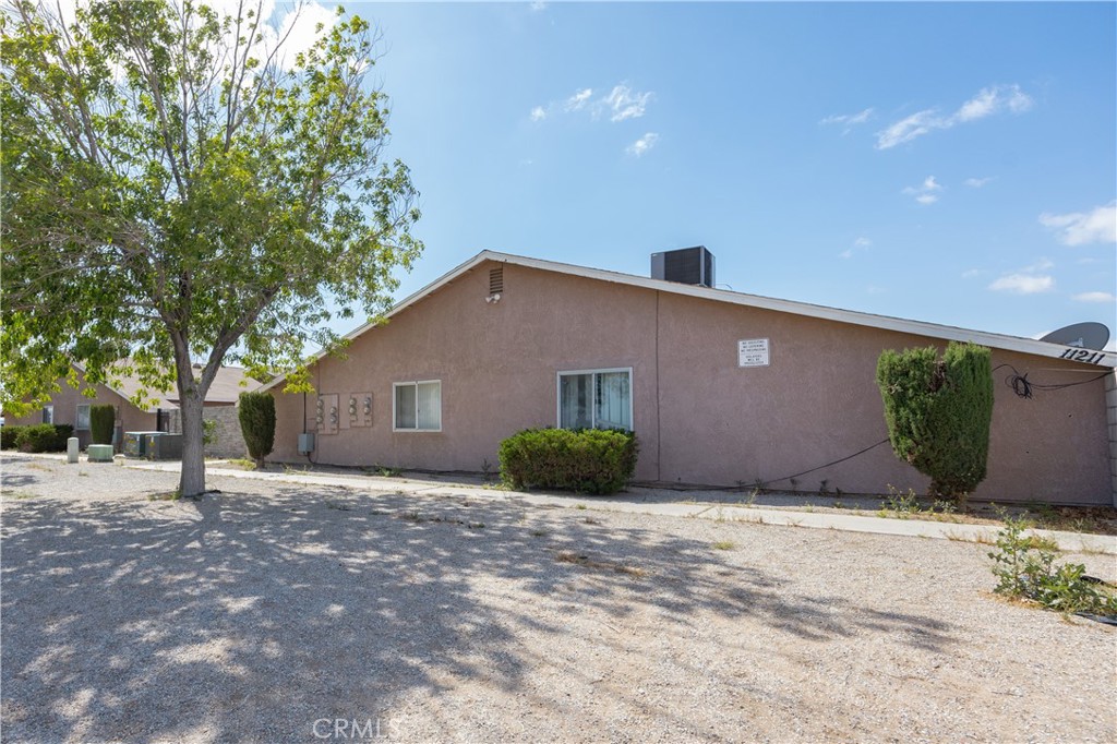 11211 La Habra Property Photo 6
