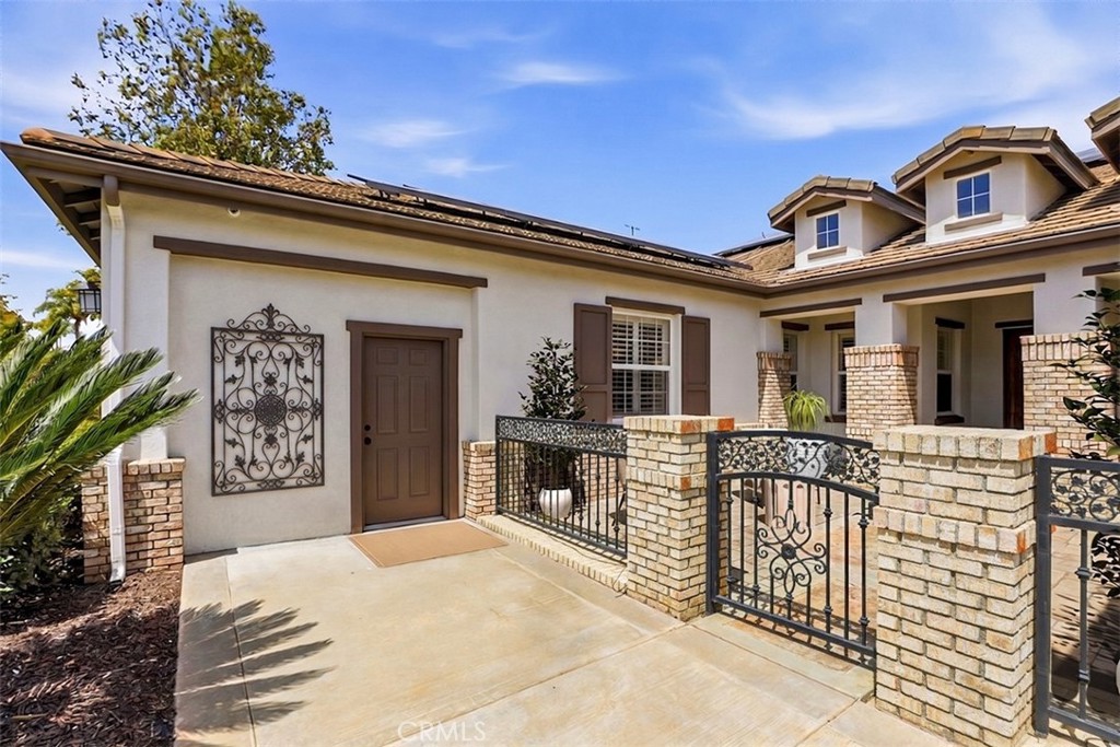 1125 Pamplona Property Photo 4