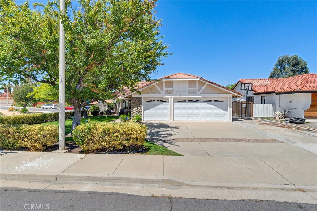 16074 Union Avenue Property Photo 1
