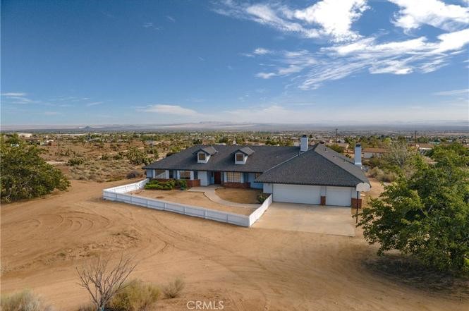 8441 Sierra Vista Property Photo 2
