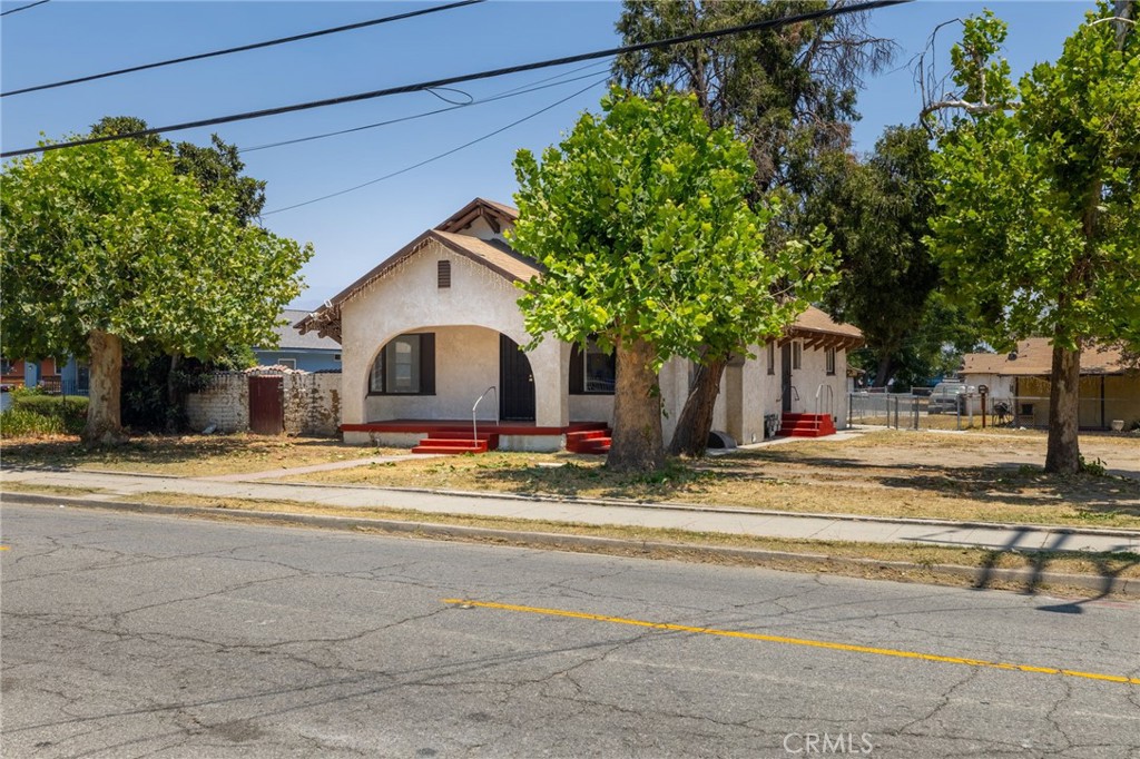 1717 Massachusetts Property Photo 2