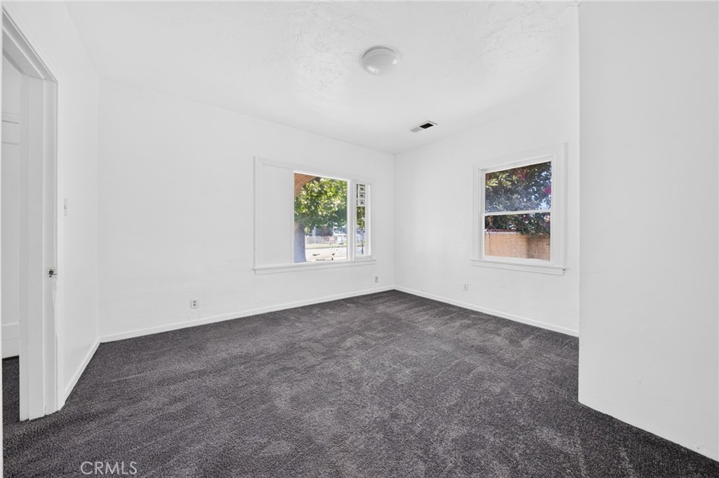 1717 Massachusetts Property Photo 8