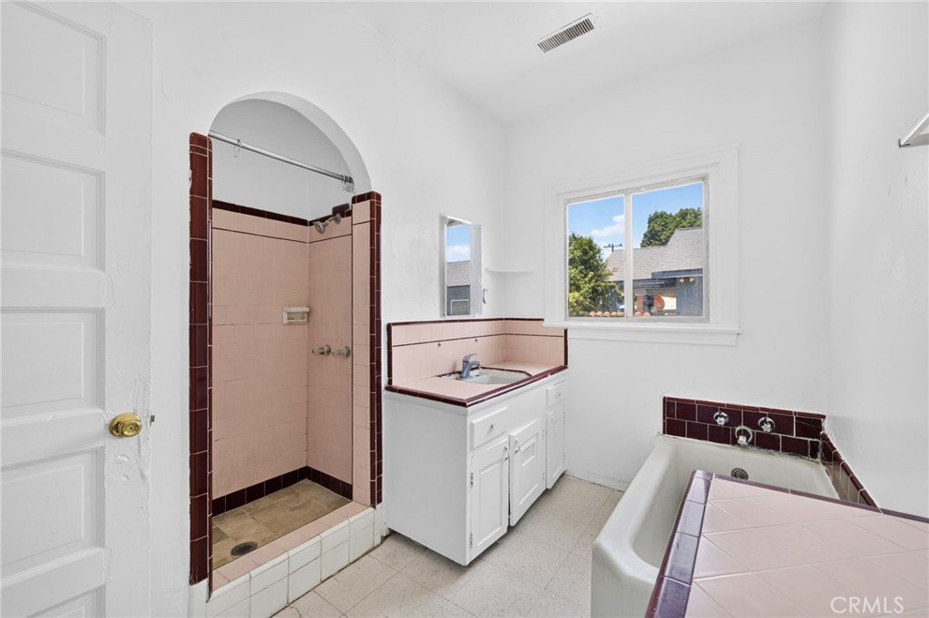 1717 Massachusetts Property Photo 12