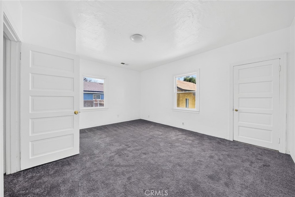 1717 Massachusetts Property Photo 16