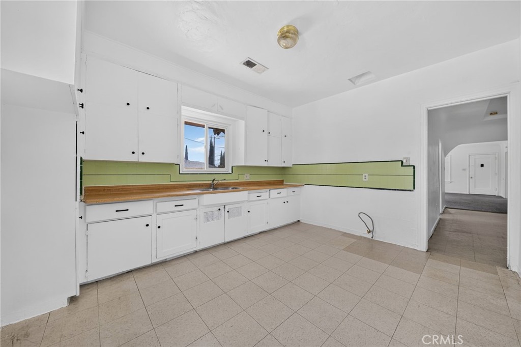 1717 Massachusetts Property Photo 20
