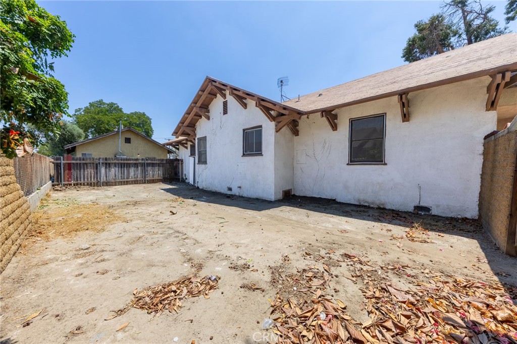 1717 Massachusetts Property Photo 28