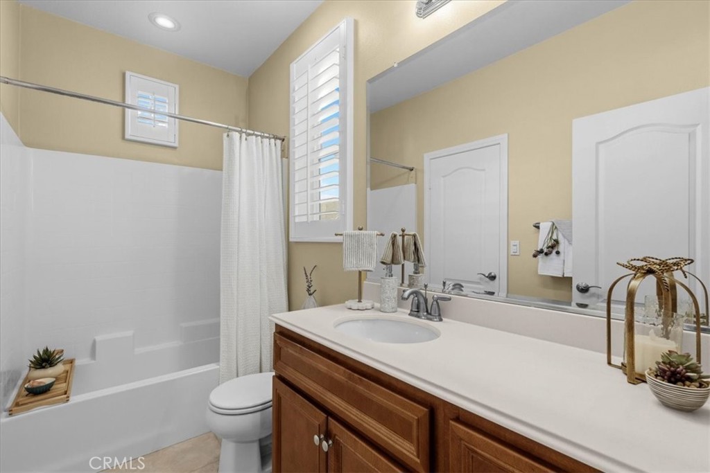 453 Glacier Park Property Photo 33