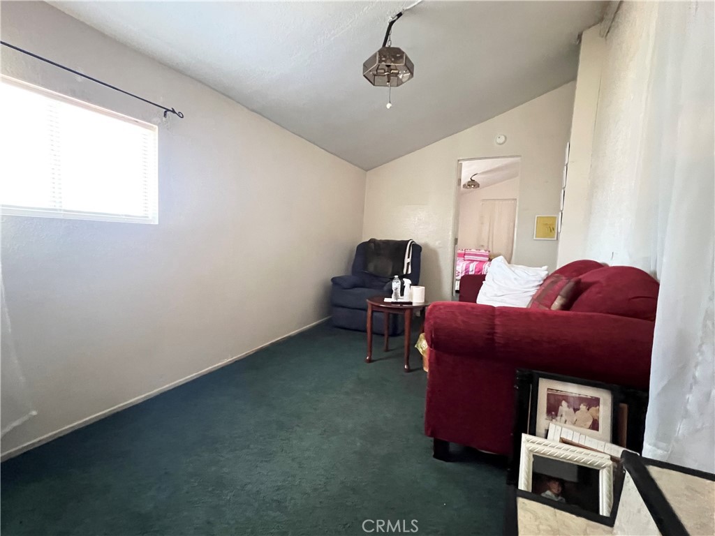10001 Vine Street Property Photo 25