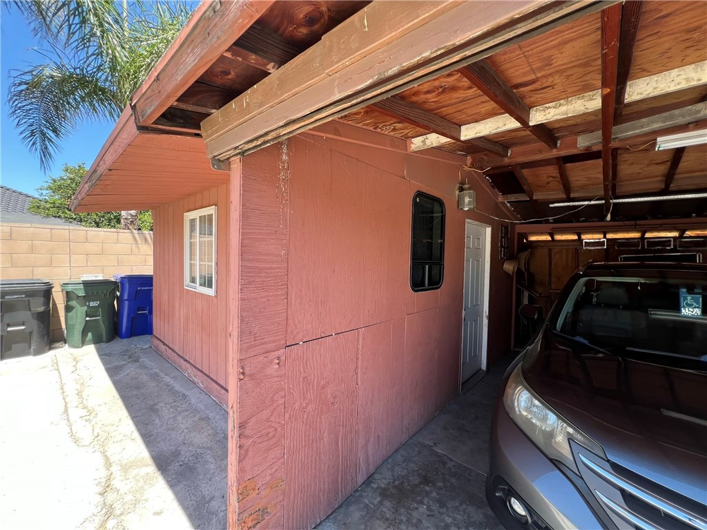 10001 Vine Street Property Photo 33