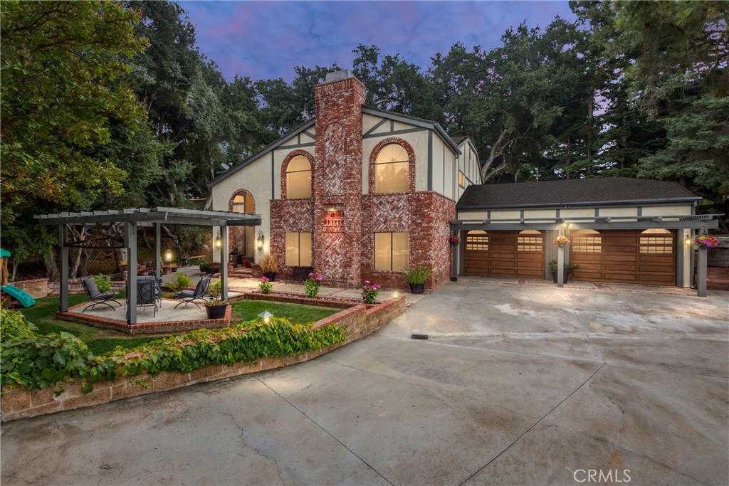 13515 Oak Mountain Property Photo 1