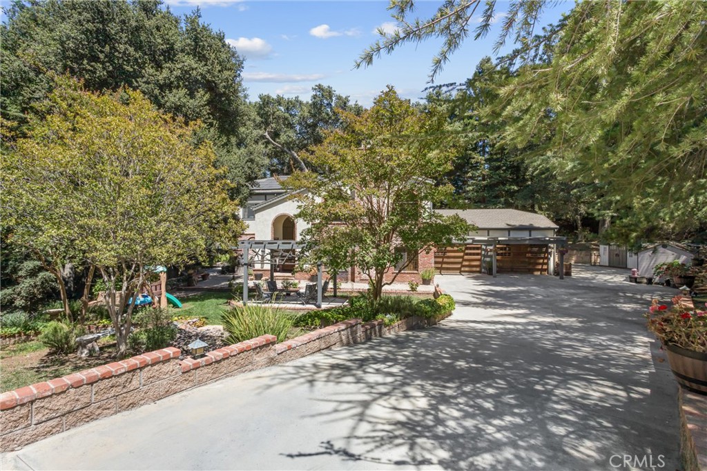 13515 Oak Mountain Property Photo 3