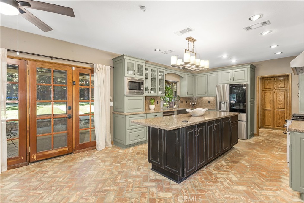 13515 Oak Mountain Property Photo 23