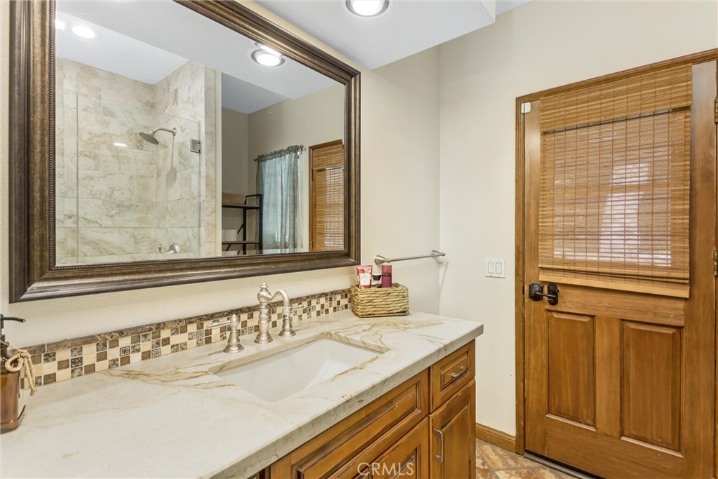 13515 Oak Mountain Property Photo 27