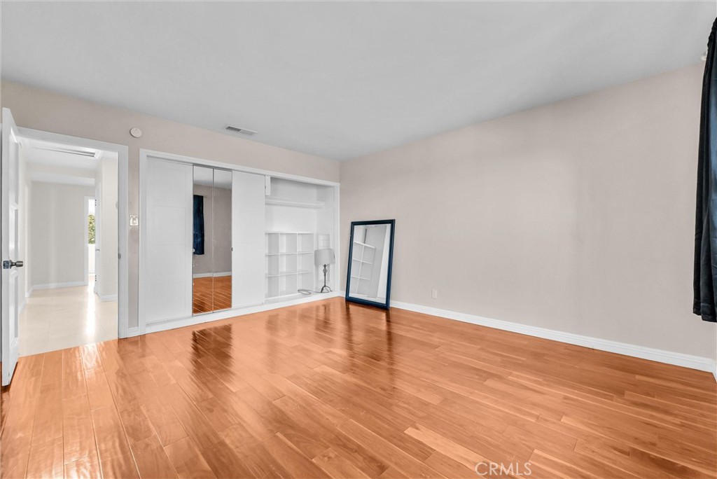 1505 Gratton Street Property Photo 4