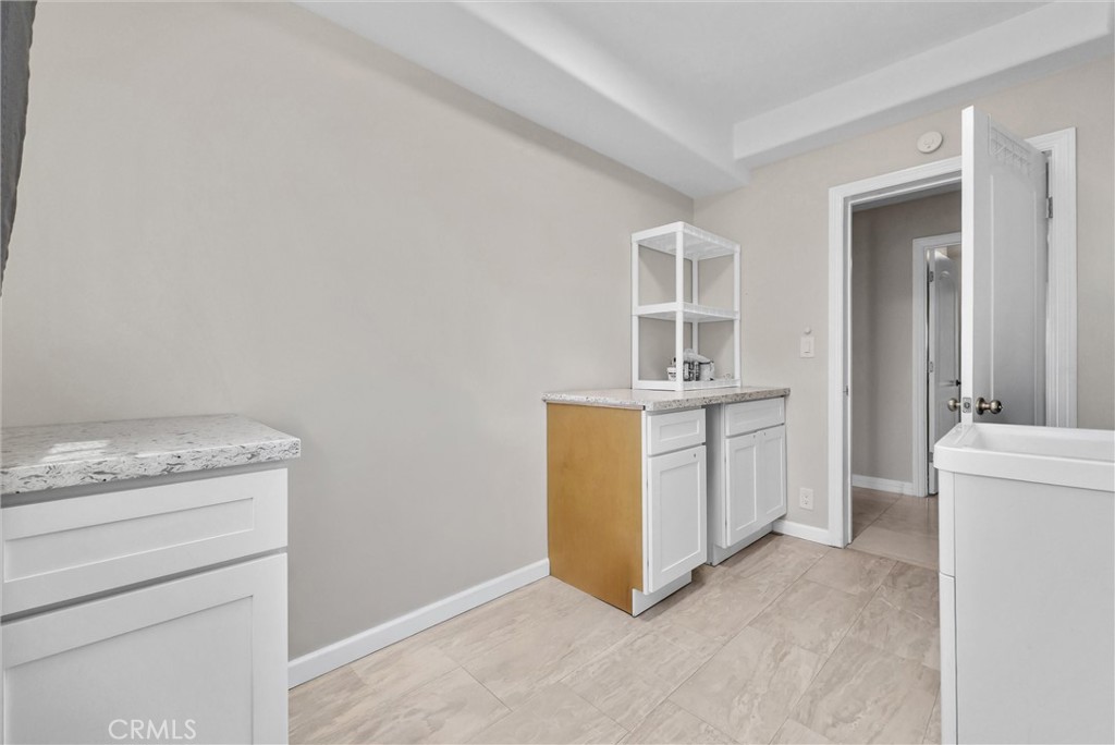 1505 Gratton Street Property Photo 9