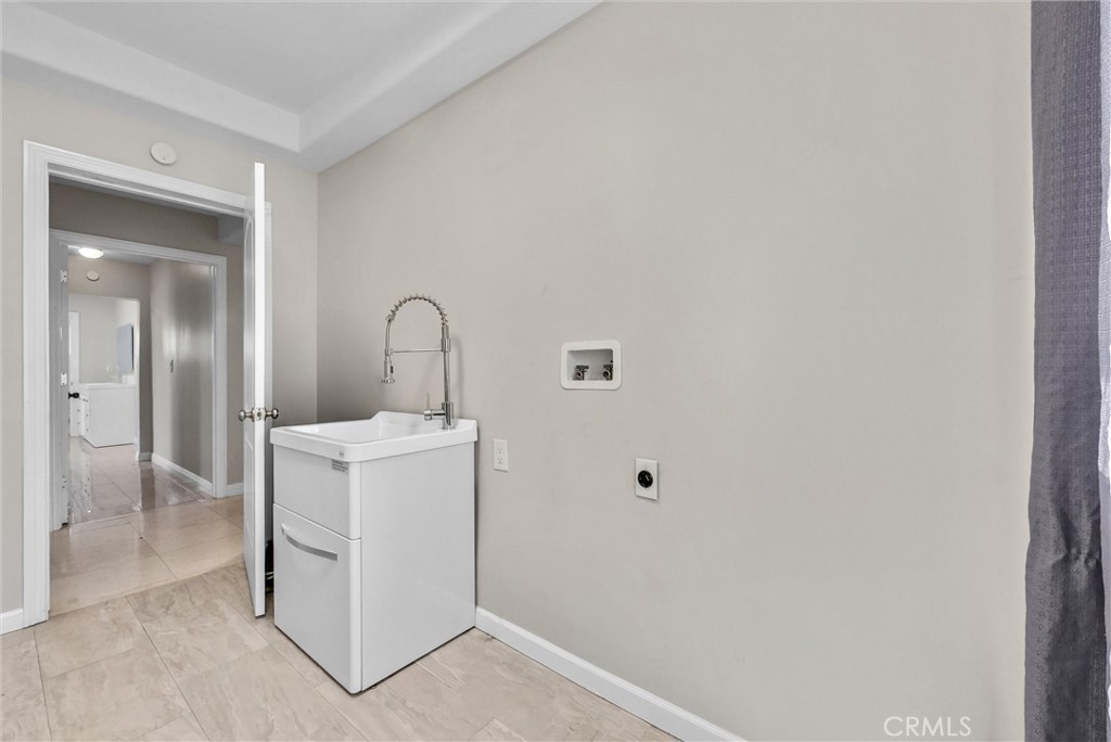 1505 Gratton Street Property Photo 10