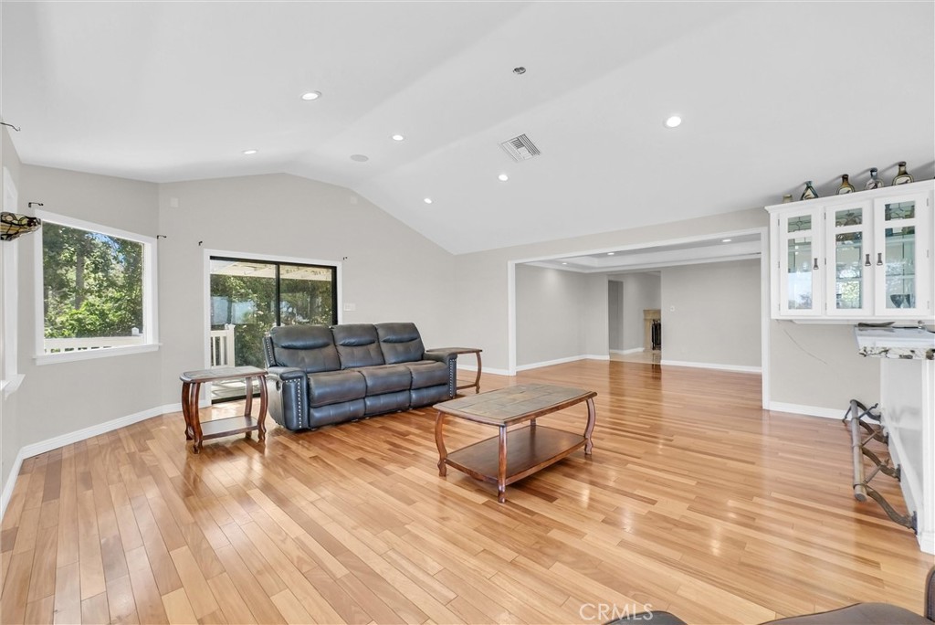 1505 Gratton Street Property Photo 32