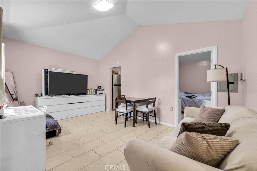 1505 Gratton Street Property Photo 54