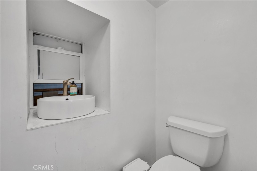 1505 Gratton Street Property Photo 62