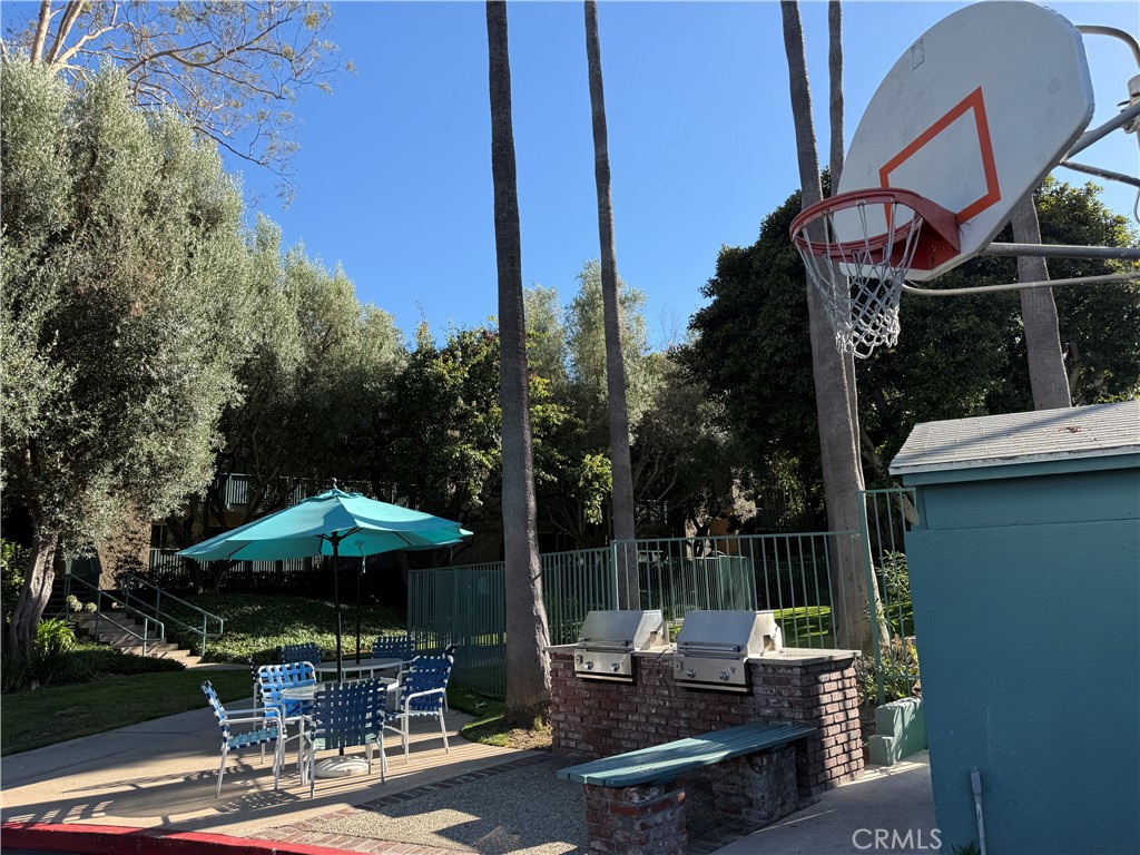 576 N Bellflower Property Photo 12