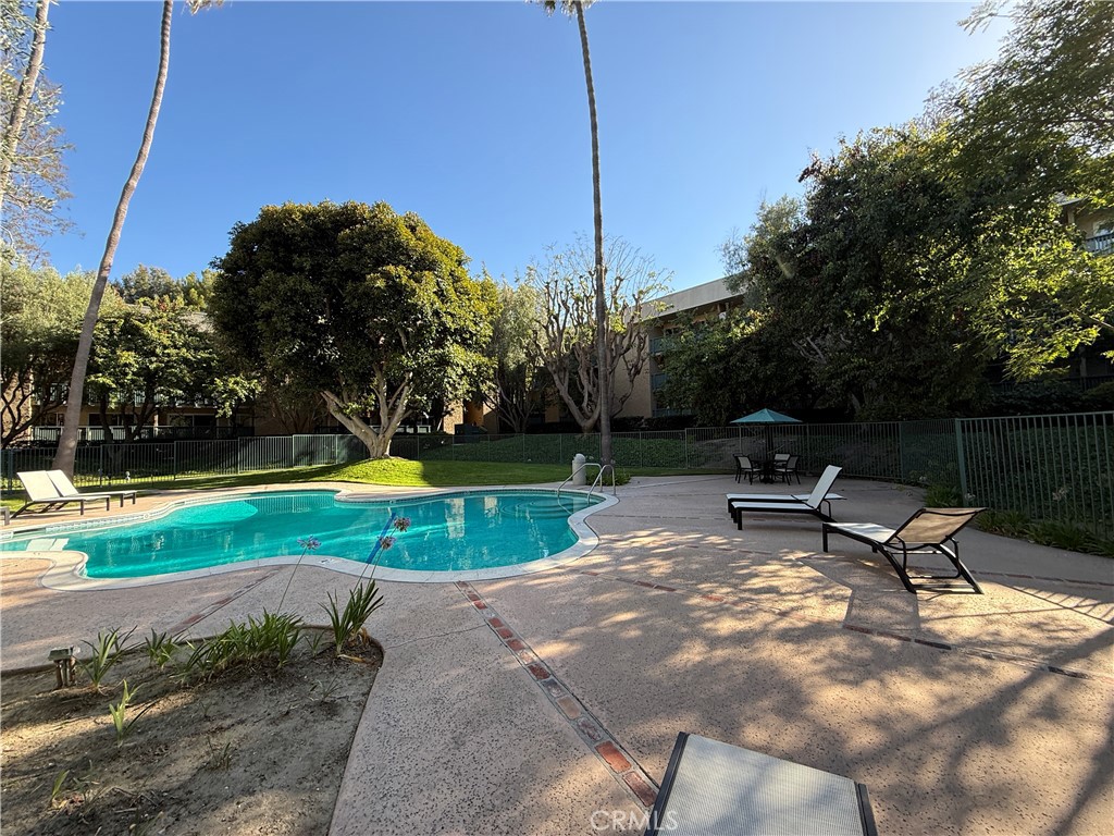 576 N Bellflower Property Photo 13