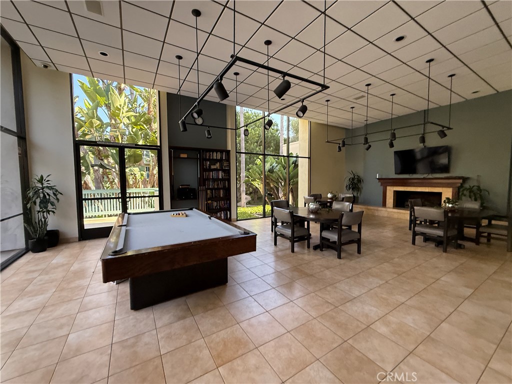 576 N Bellflower Property Photo 22