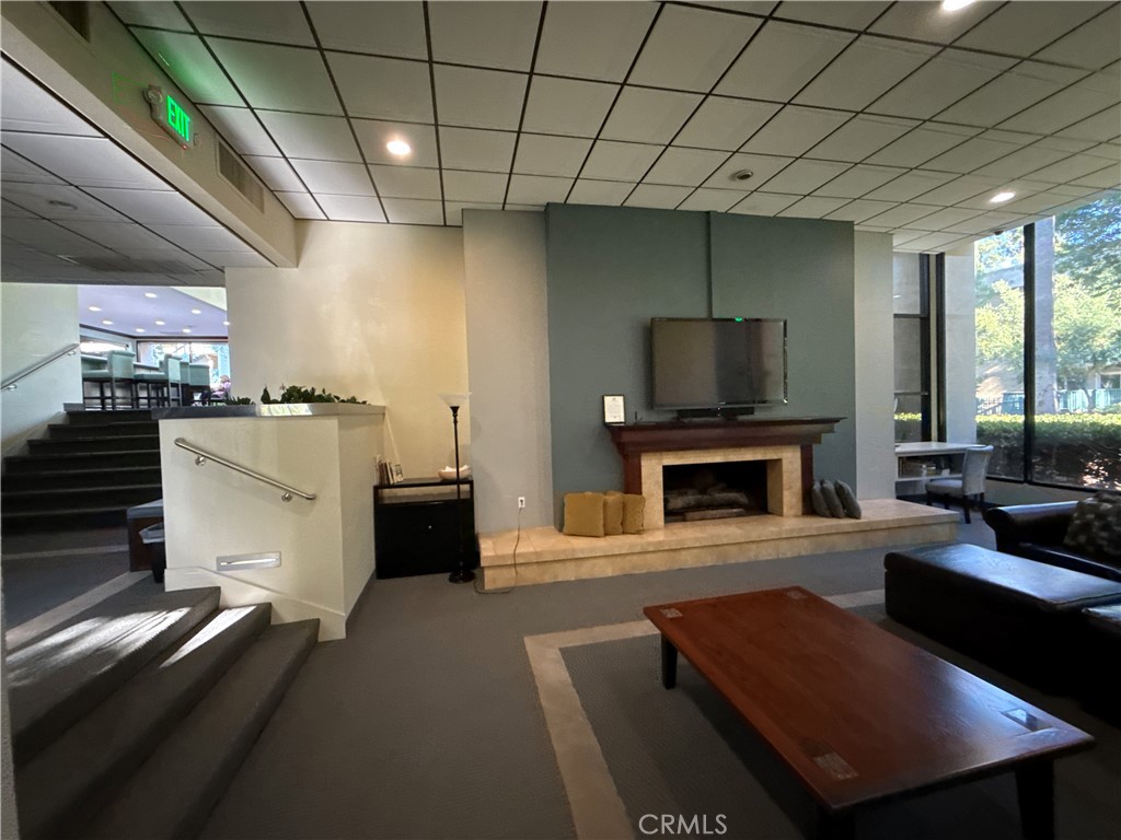 576 N Bellflower Property Photo 29